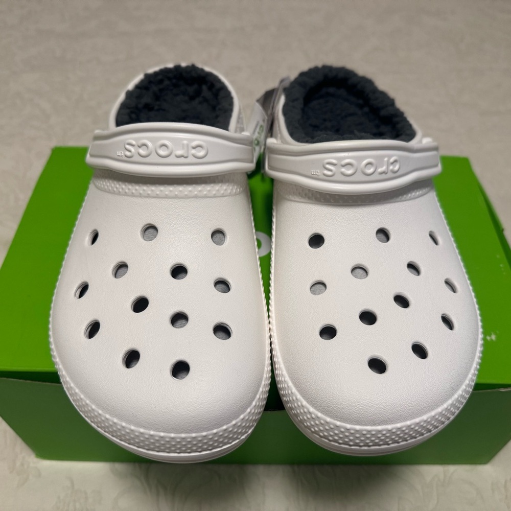 Crocs Unisex Classic Lined Clog in White